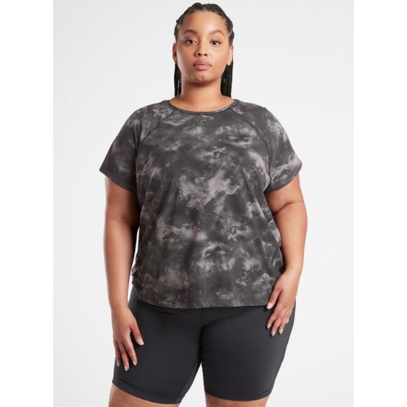 Athleta Black and Gray Ultimate Train Printed Short Sleeve Lightweight Tee Sz 1X - Picture 1 of 11